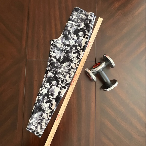 Balance Collection Leggingd - Picture 3 of 5